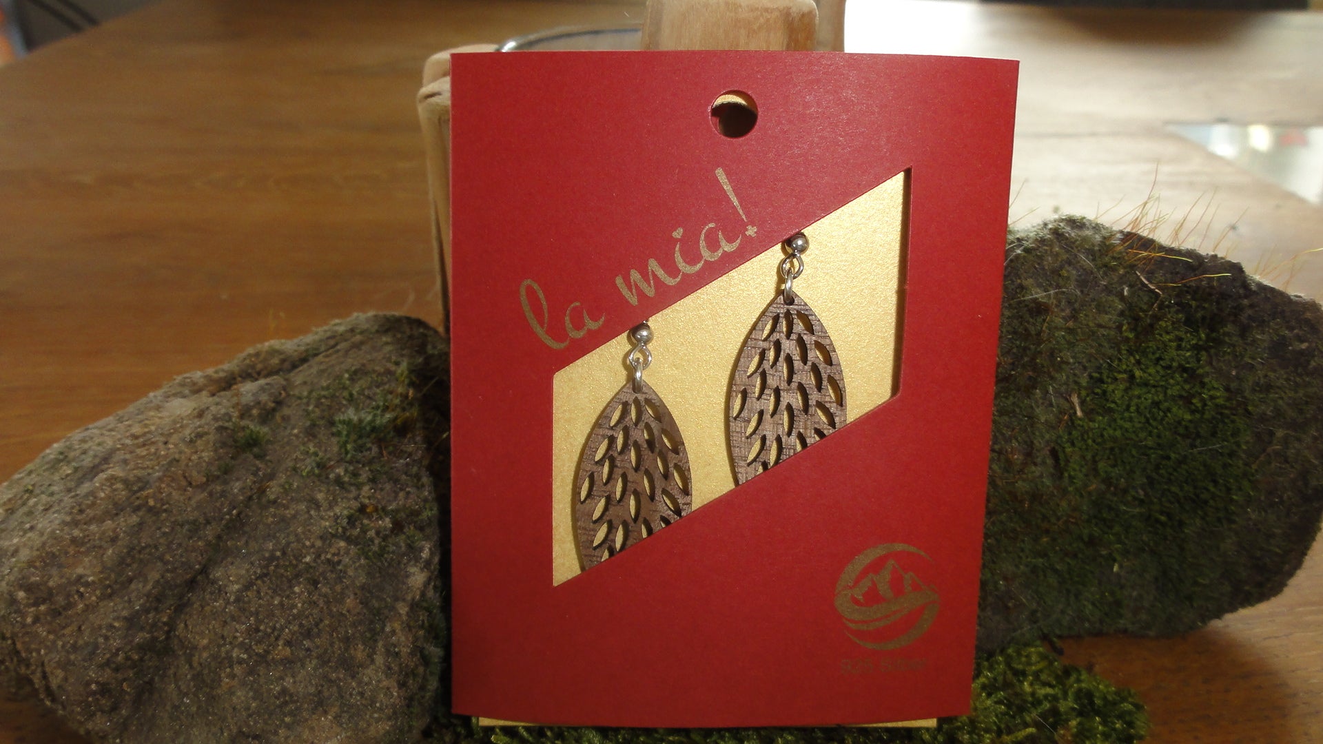 Holzschmuck Ohrhänger Nussholz Fiederblatt