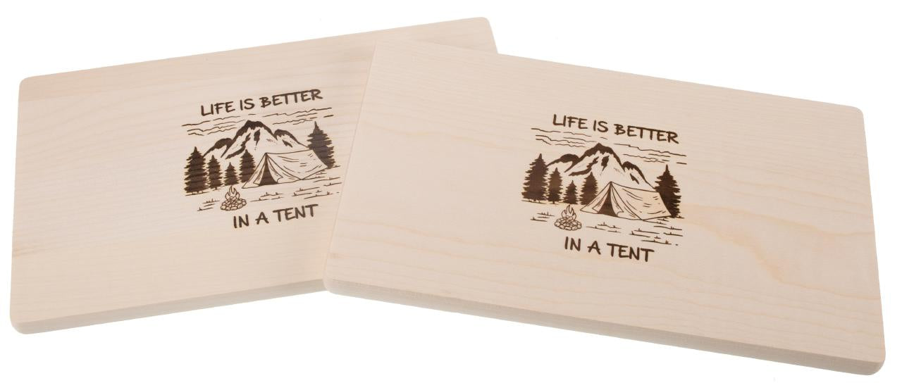 Schneidebrett Ahorn mit Zelt-Motiv – FSC-zertifiziert, lasergraviert, Geschenk für Camper