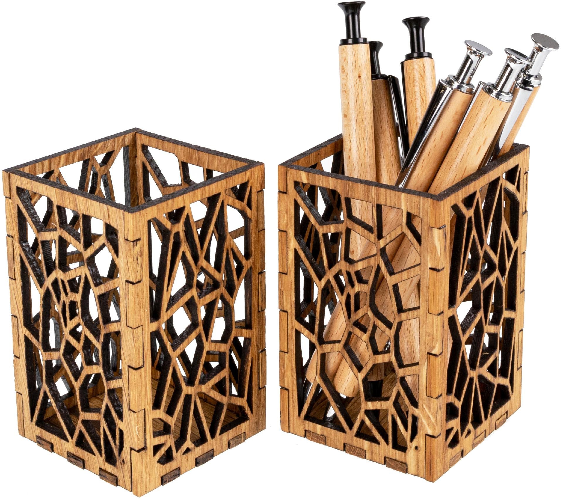 Holz-Stiftehalter mit geometrischen Formen - Eichenholz für natürlichen Charme
