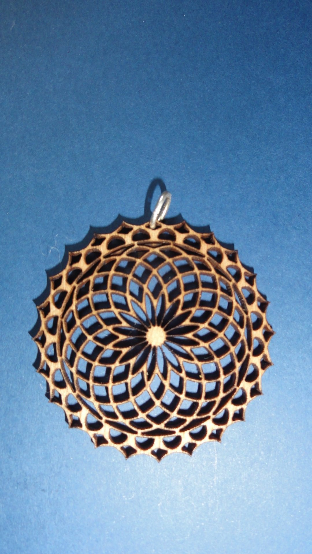 Anhänger Medallion aus Holz