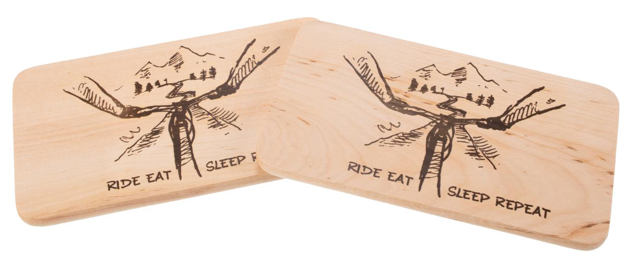 Schneidebrett Erle mit Ride Eat Sleep Repeat Motiv – lasergraviert, Geschenk für Biker
