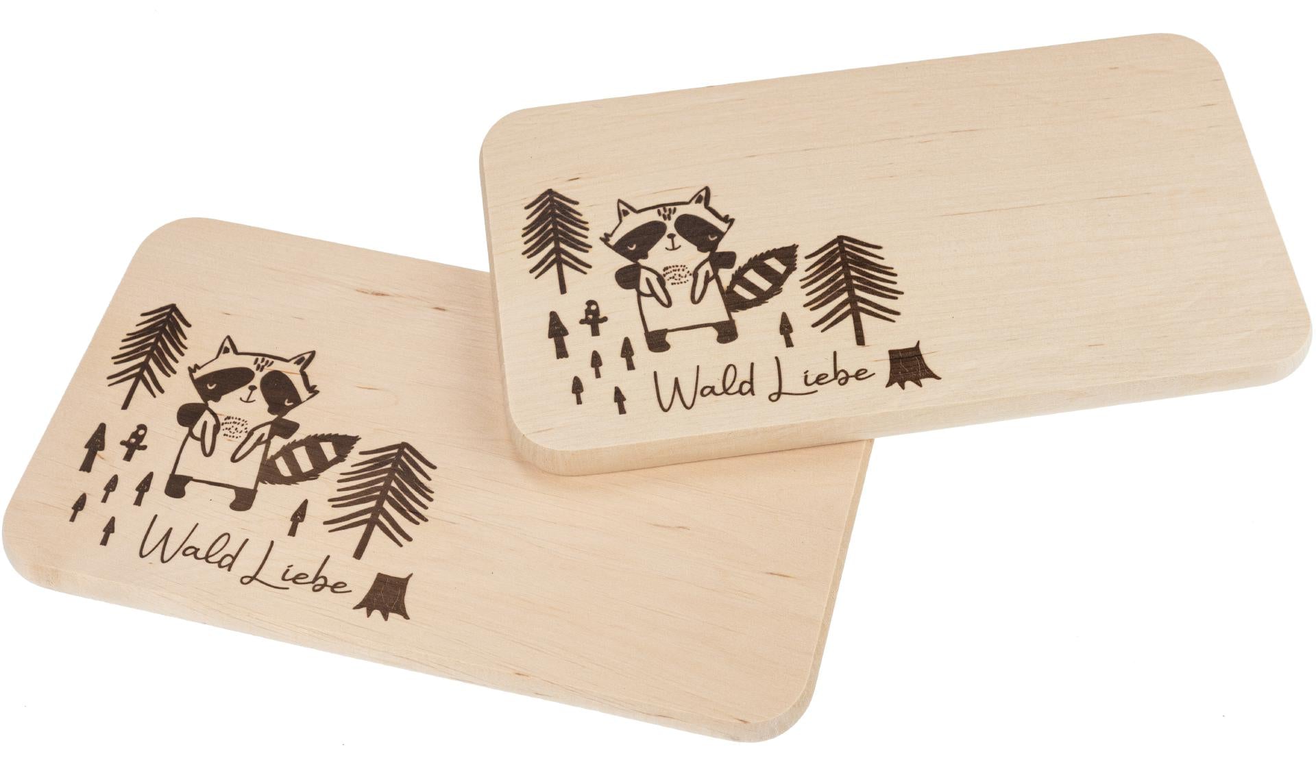 Schneidebrett aus Erlenholz 22,5 × 12,5 cm mit Waschbär-Waldliebe-Motiv
